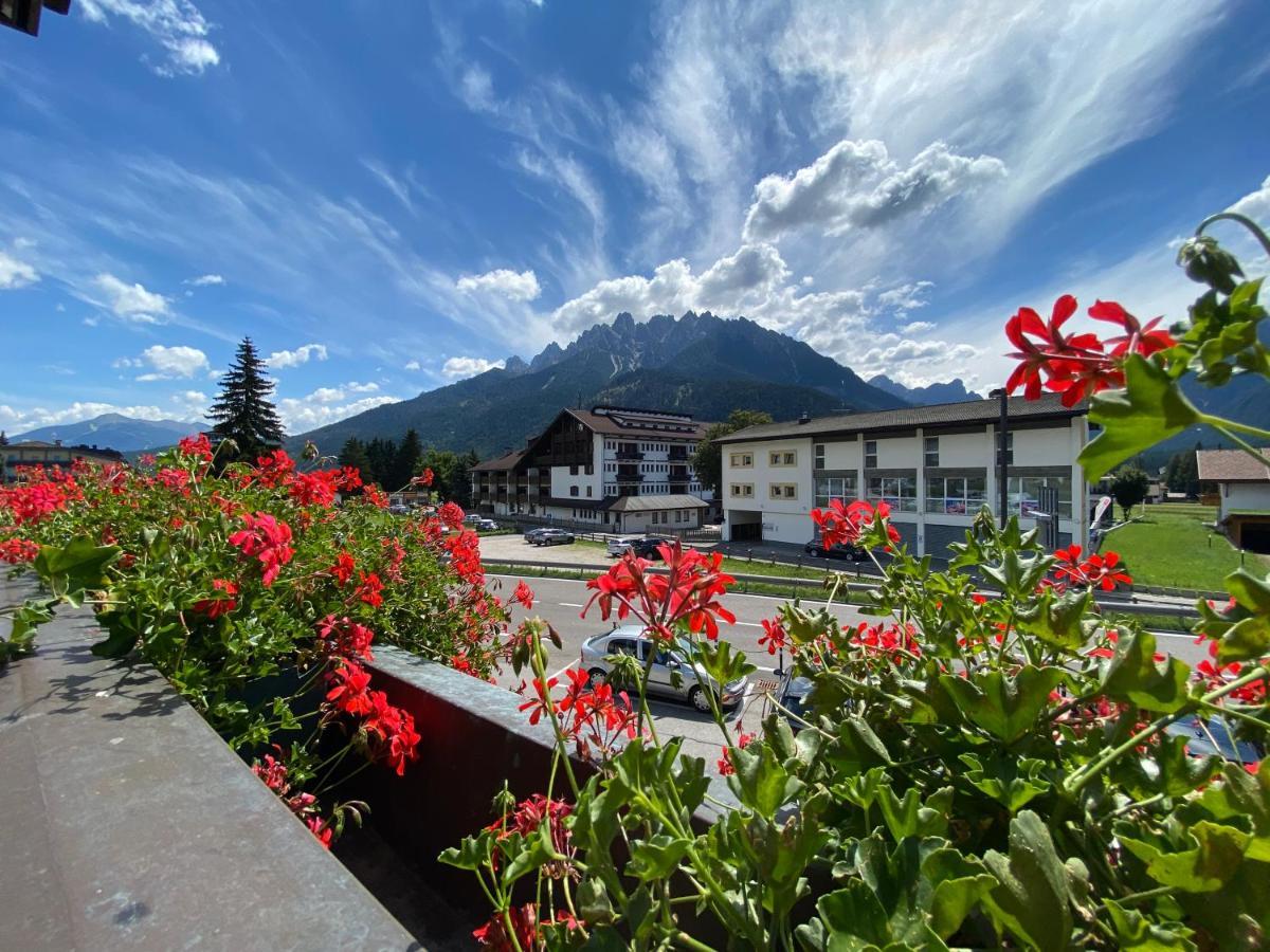 Guesthouse Rosengarten Dobbiaco Kültér fotó
