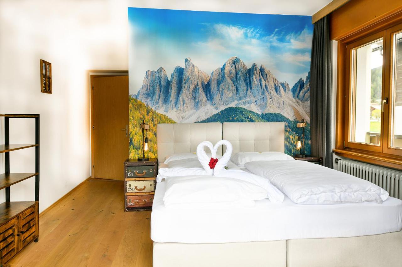 Guesthouse Rosengarten Dobbiaco Kültér fotó