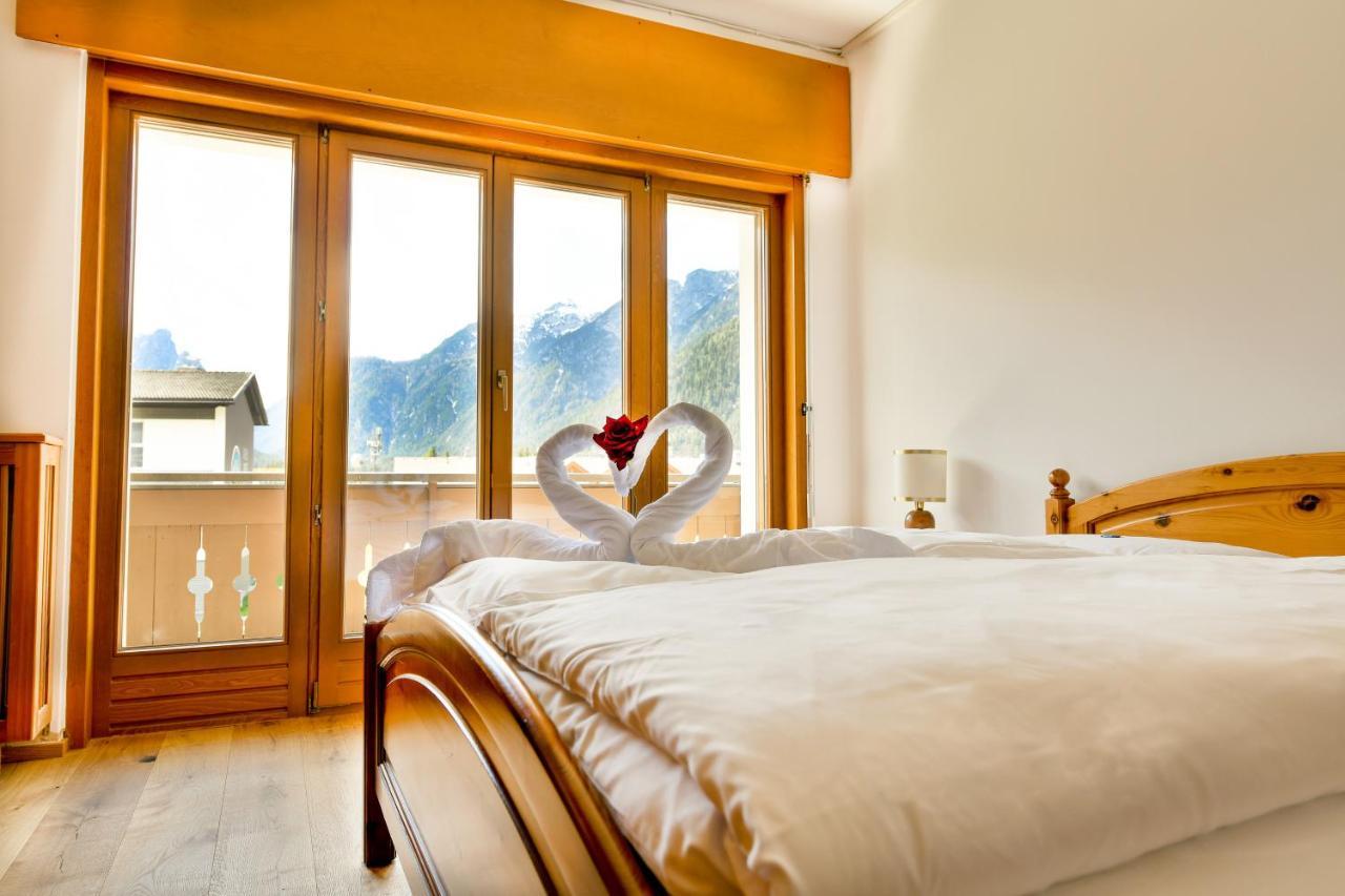 Guesthouse Rosengarten Dobbiaco Kültér fotó