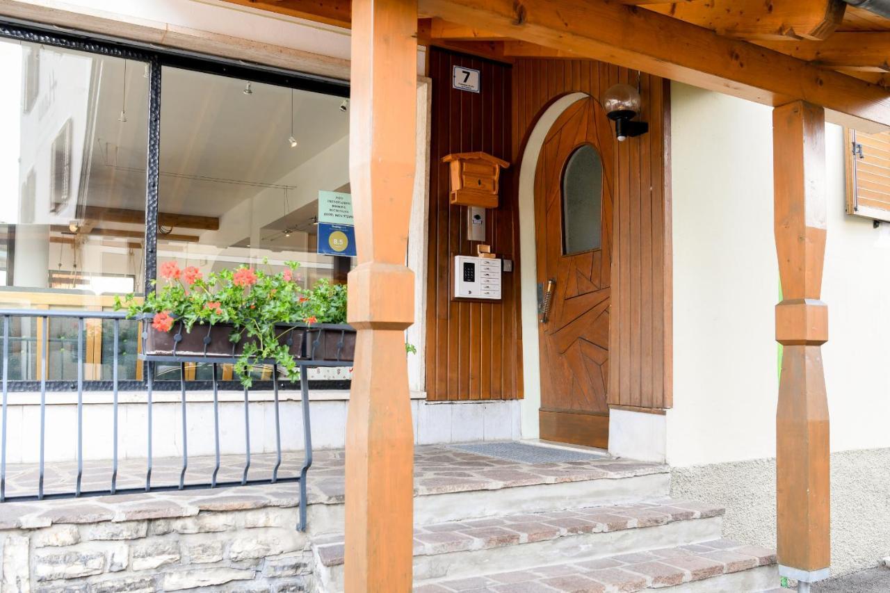Guesthouse Rosengarten Dobbiaco Kültér fotó