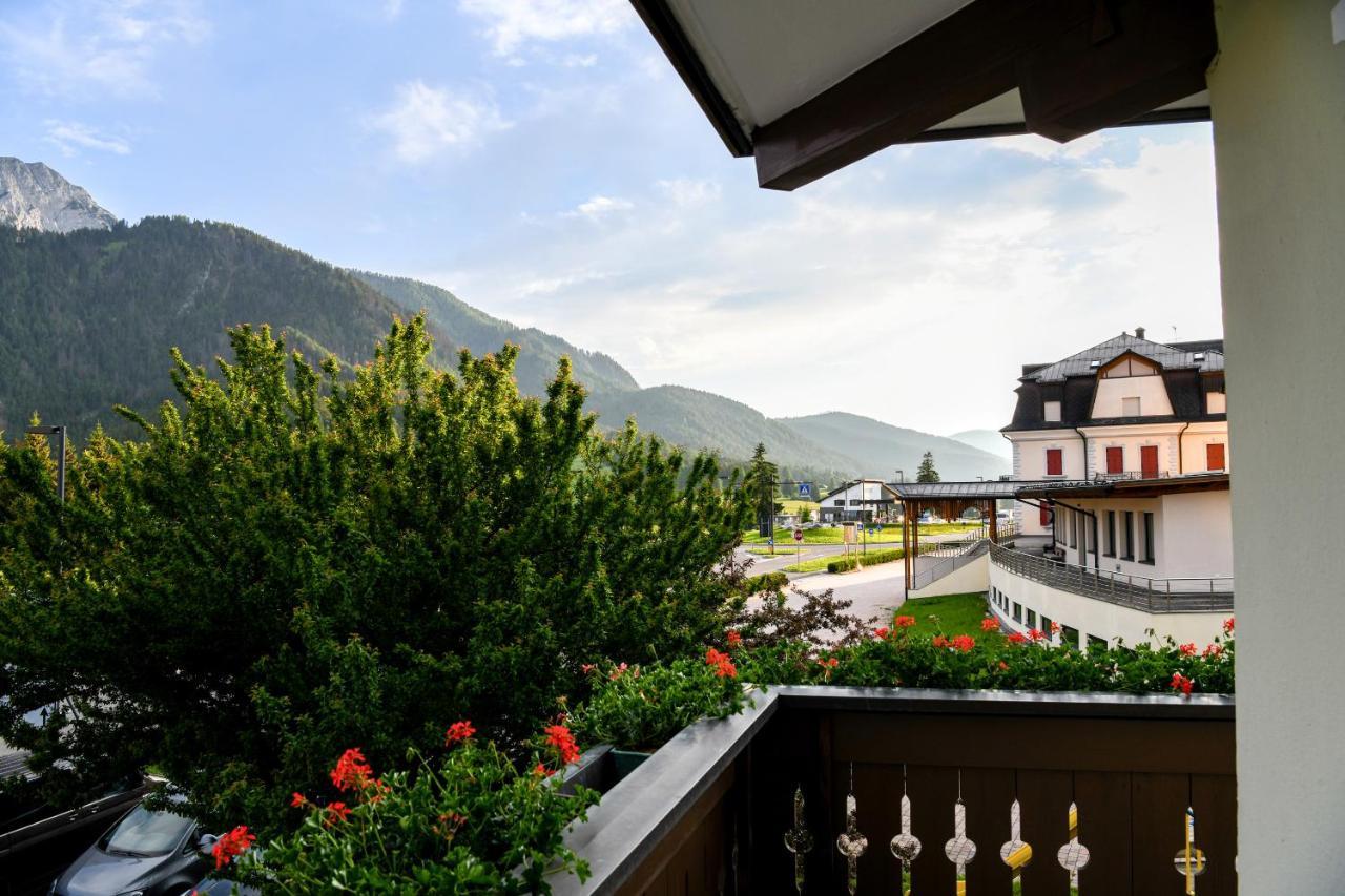 Guesthouse Rosengarten Dobbiaco Kültér fotó