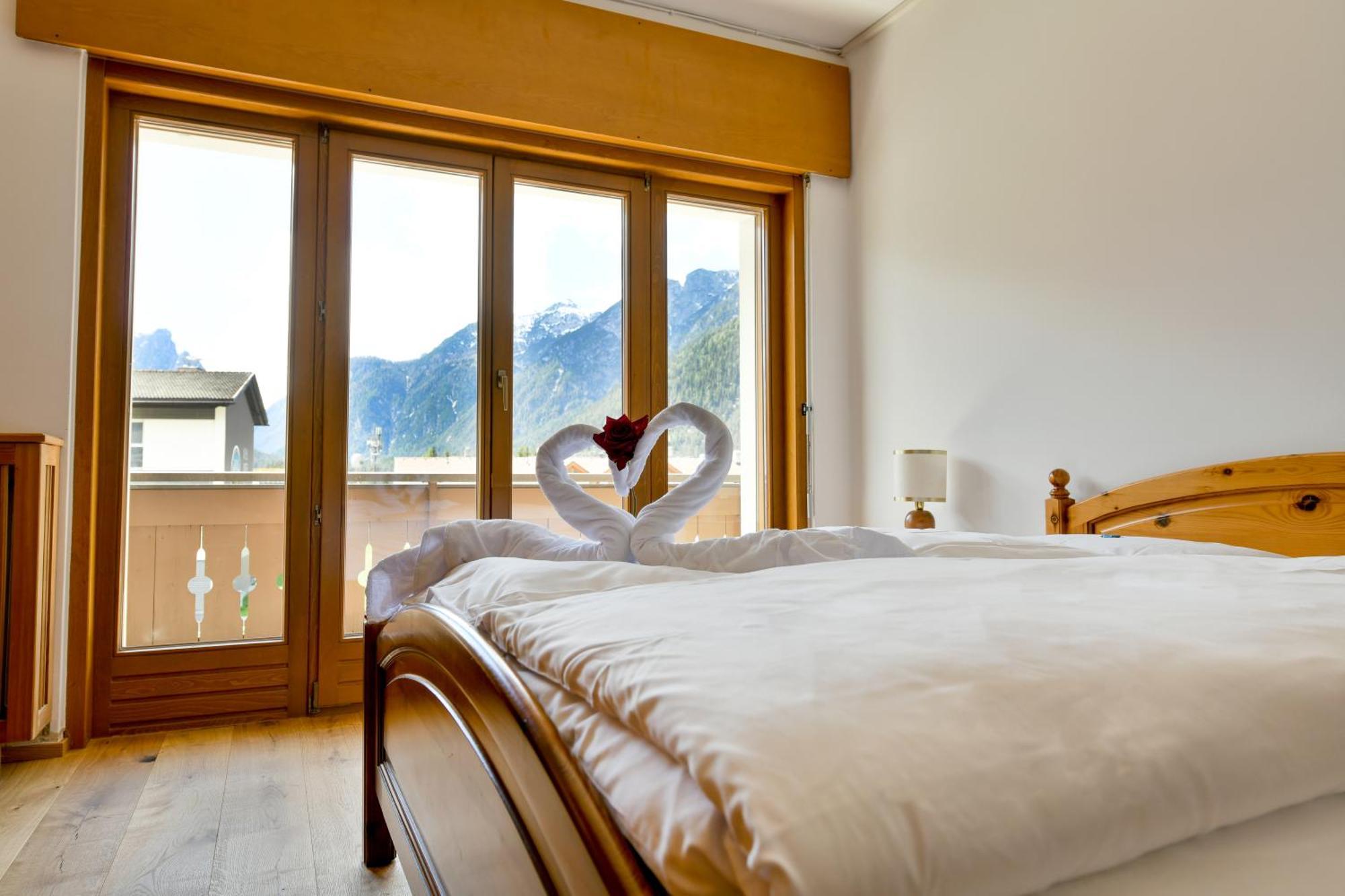 Guesthouse Rosengarten Dobbiaco Kültér fotó